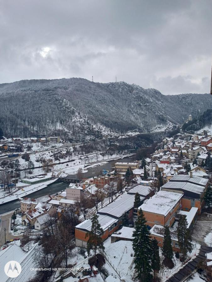 شقة Stan Na Dan Im Užice المظهر الخارجي الصورة